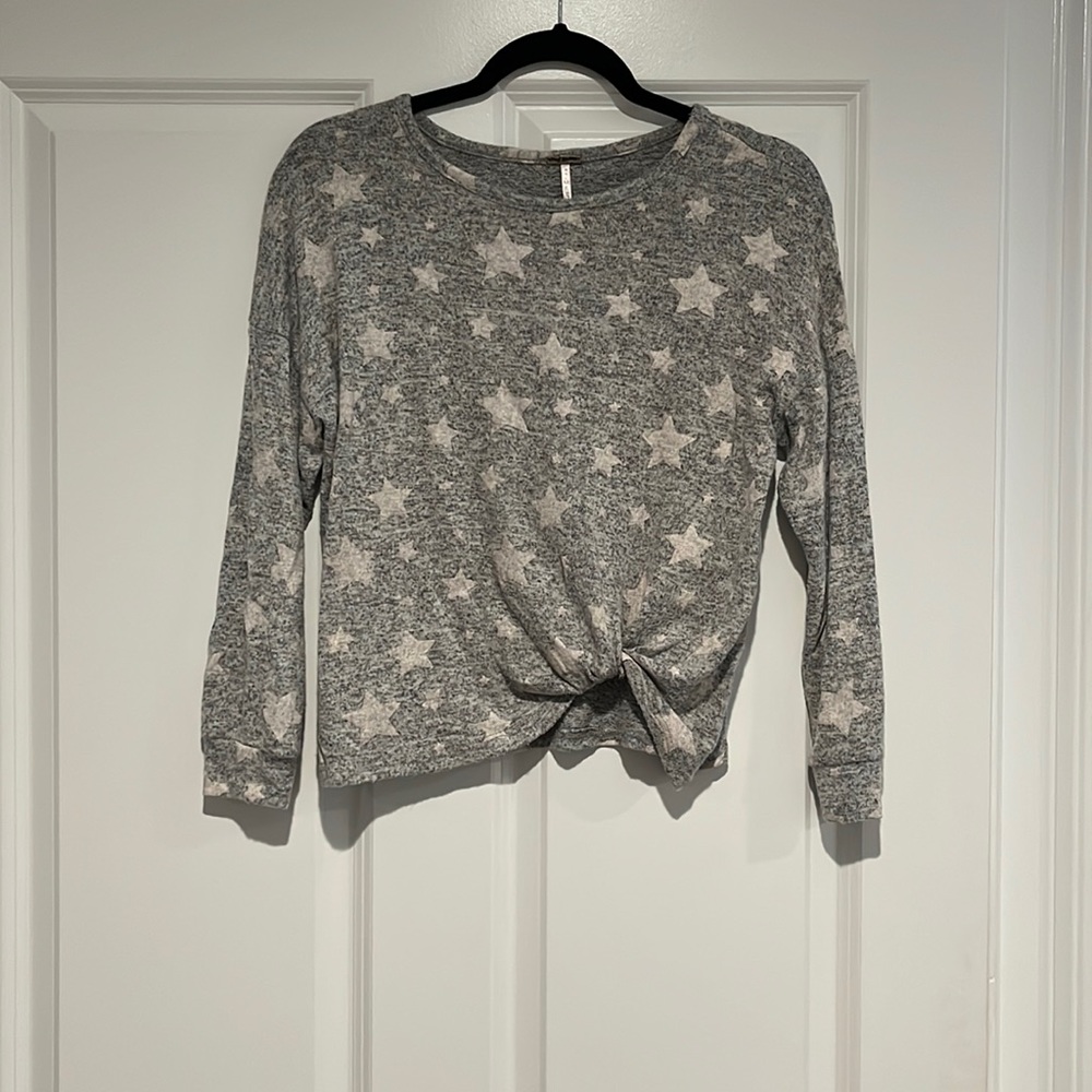 Girl’s soft long-sleeve blouse w/tie